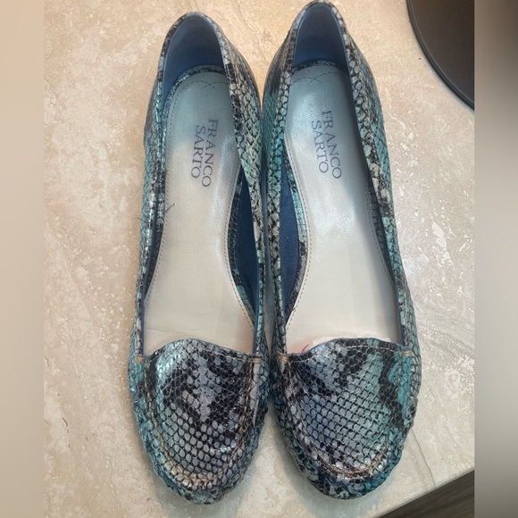 Franco Sarto Blue Flats with Textured Design - Picture 2 of 8